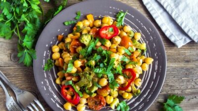 Nohutlu salata tarifi: Sağlık deposu tok tutan bir lezzet!