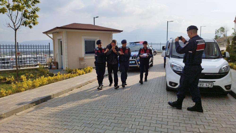 Bursa’da 1 milyonluk hırsızlık jandarmaya takıldı!