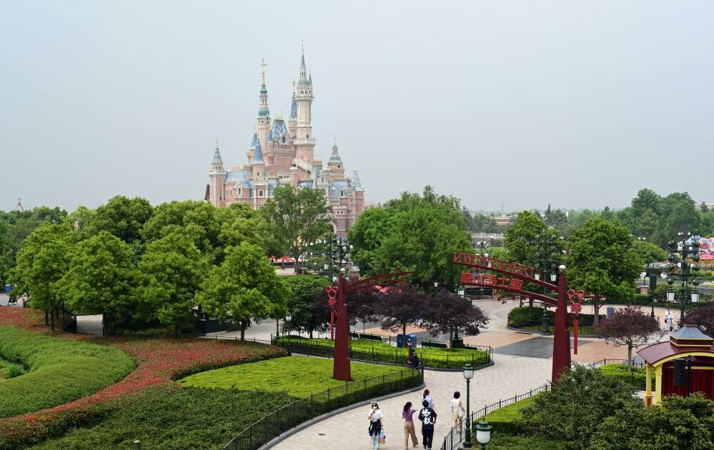 Şanghay’daki Disneyland’de son 1 yılda ikinci karantina