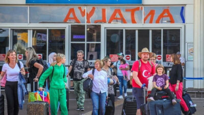 Antalya’da ev bulamayan yabancılar apart otelleri doldurdu
