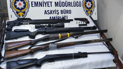 Bursa’da çok sayıda ruhsatsız silah ele geçirildi