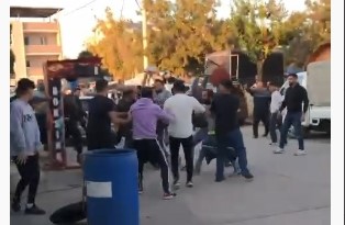 Bursa’da pazar esnafı birbirine girdi, ortalık savaş alanına döndü