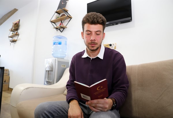 Arnavutluk’a giden Türk genç pasaport kontrolünde hayatının şokunu yaşadı