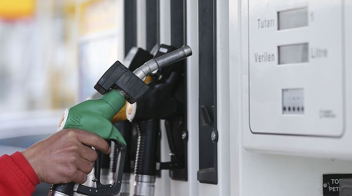 Benzin ve motorine bir zam daha!