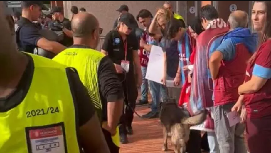 Fransız polisinden, Trabzonspor taraftarlarına tepki çeken arama