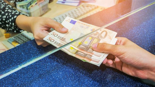 Avrupa Merkez Bankası’ndan faiz artırımı Avrupa Merkez Bankası’ndan faiz artırımı