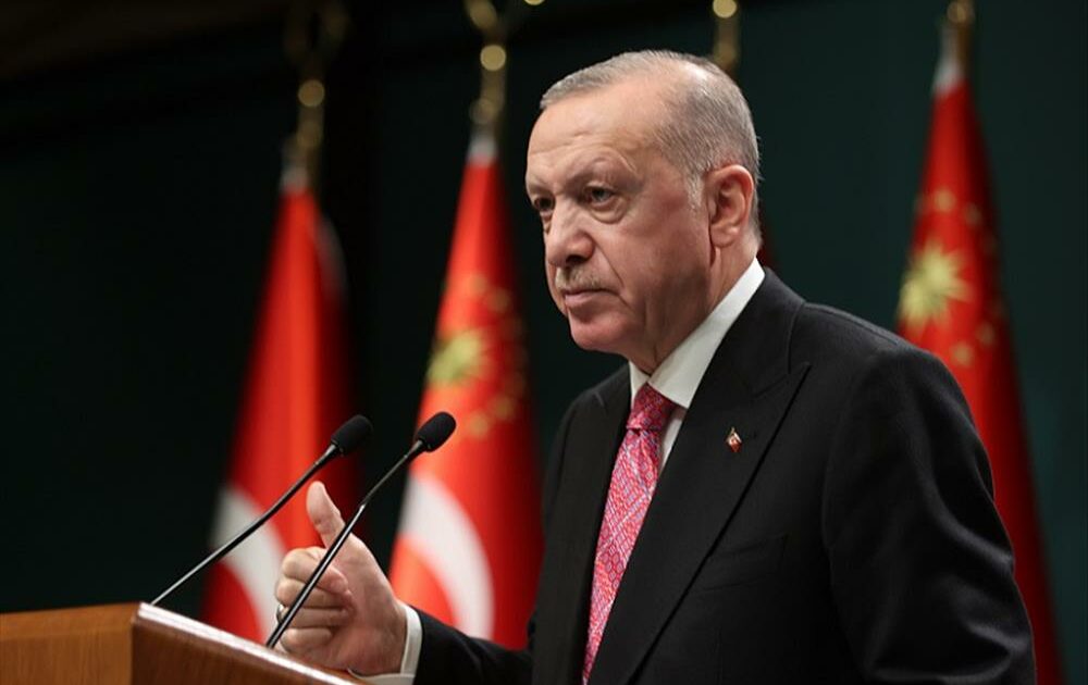 Başörtüsü için anayasa taslağı Erdoğan’a sunuldu
