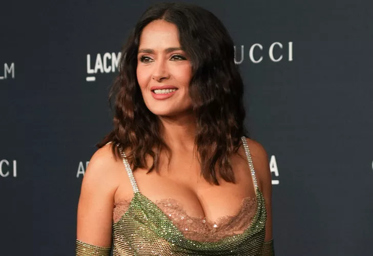 Salma Hayek’e bakanlar gözlerini alamadı