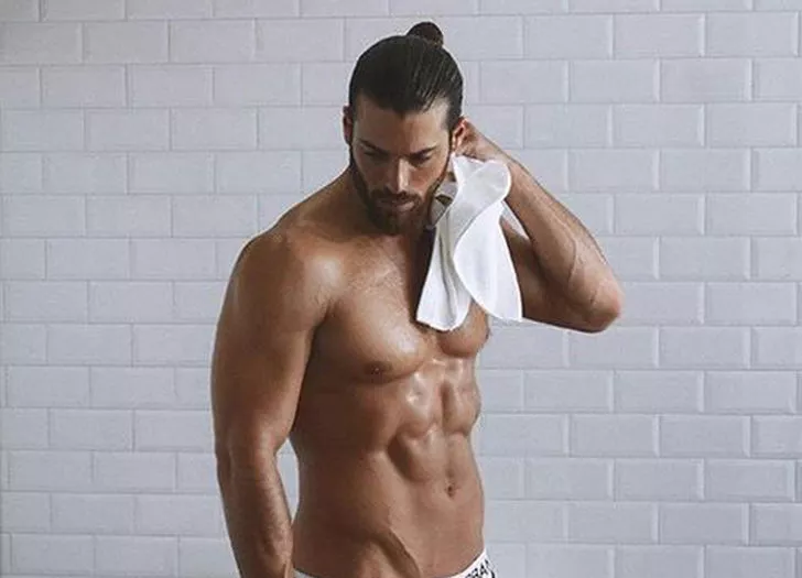 Can Yaman’dan boxerlı paylaşım!