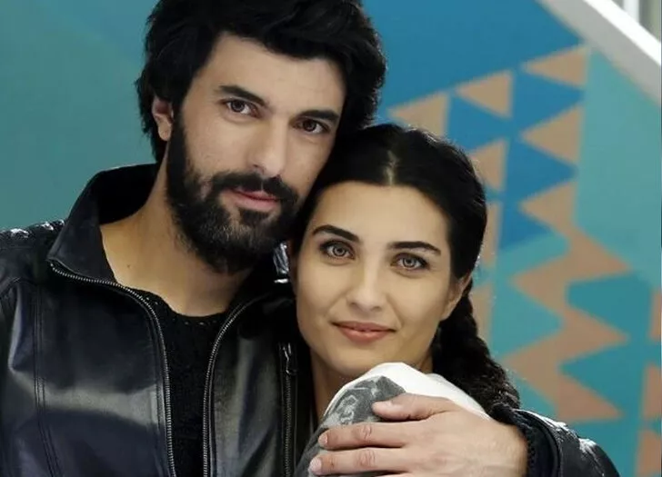 Tuba Büyüküstün ile Engin Akyürek aşk mı yaşıyor?