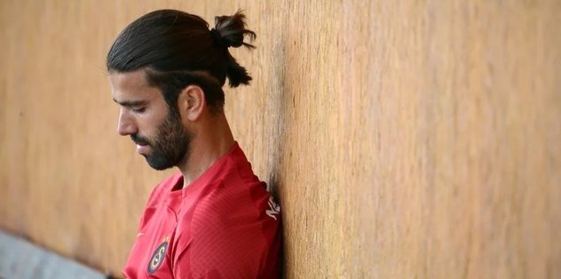 Galatasaray’ın yıldızı idmanı yarıda bıraktı!