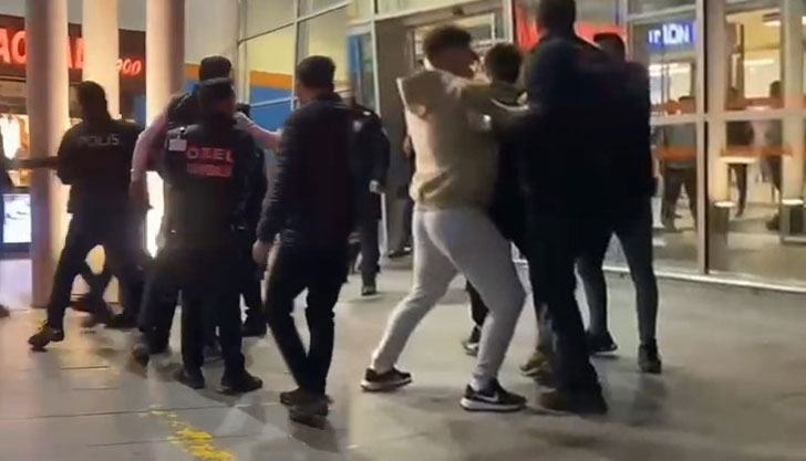 Bursa’da AVM ringe döndü! Hastanelik oldular