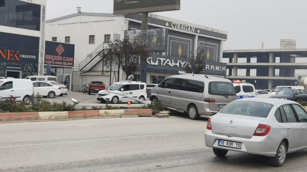 Bursa’da zincirleme kaza! Ölümden döndüler