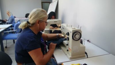 Bursa’da kadınlar hem öğreniyor hem de kazanıyor