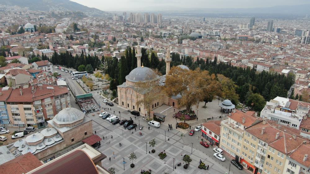 Bursa’da 300 yıllık mumlar yerine kondu