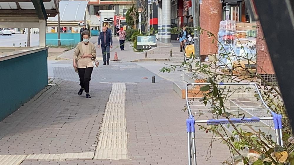 Bursa’da şiddetli lodos hayatı olumsuz etkiliyor