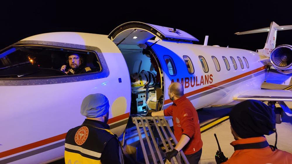 Sergen Deveci ambulans uçakla İstanbul’a sevk edildi