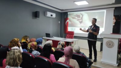 Bursa’da narkotik polislerinden annelere eğitim