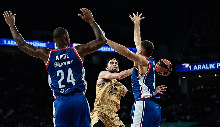 Anadolu Efes, Barcelona’yı devirdi