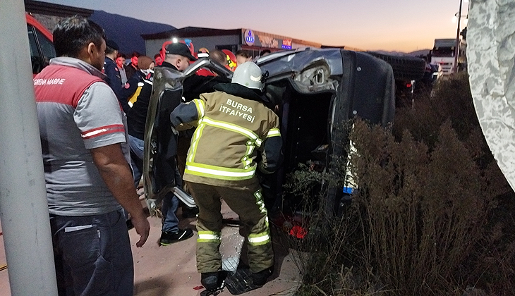 Bursa’da feci kaza: Takla atan otomobilde sıkıştı