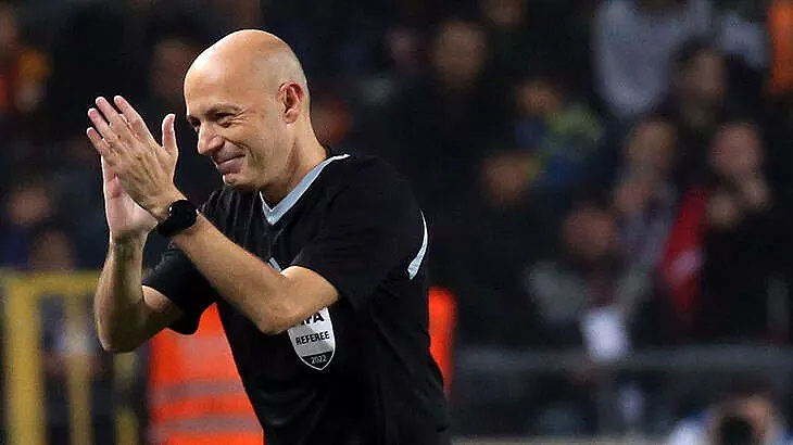 Cüneyt Çakır, hakemlik kariyerini noktaladı