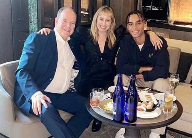 Monaco Prensi Albert’ten evlilik dışı iki çocuğuyla birlikte ilk fotoğraf