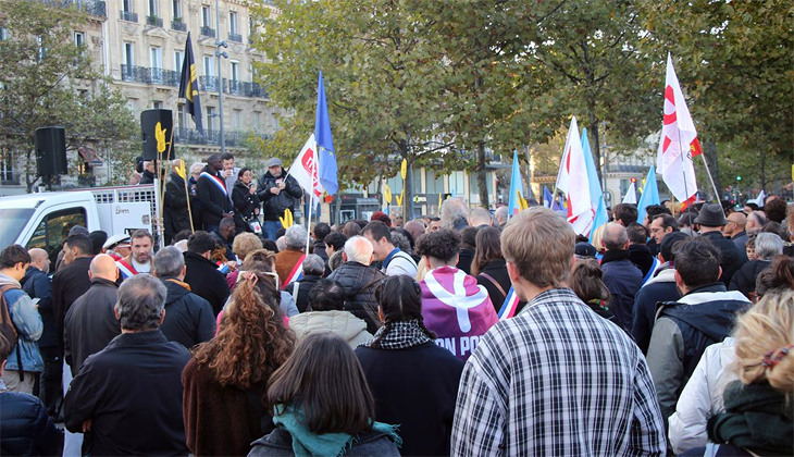Paris’te ırkçılık karşıtı protesto gösterisi