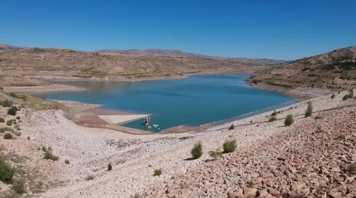 Sivas’ta baraj kurudu, 15-20 günlük su kaldı