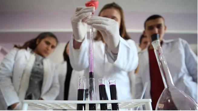 MEB’den ‘Liselerde Bilim Uygulamaları Programı’