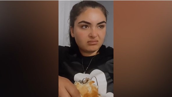 Gelin adayı Hanife Esra Erol’u izlerken öfkelenip küfür etti!