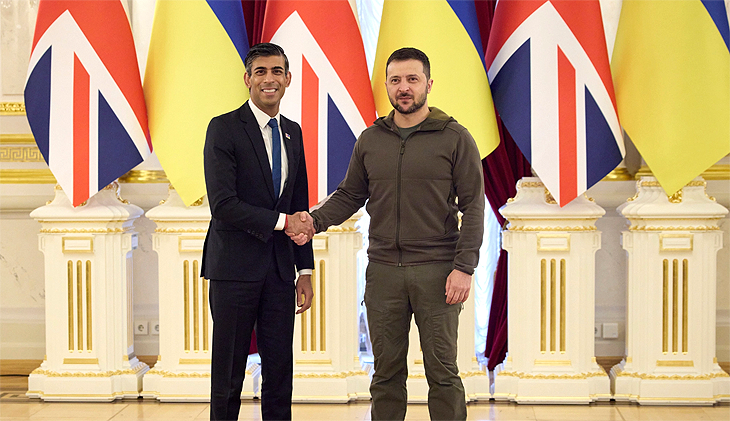 İngiltere Başbakanı, Kiev’de Zelenski ile görüştü