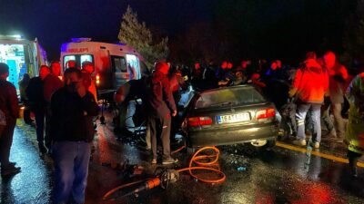 Bursa’da şerit ihlali yapan otomobil kazaya neden oldu: 1 ölü, 5 yaralı