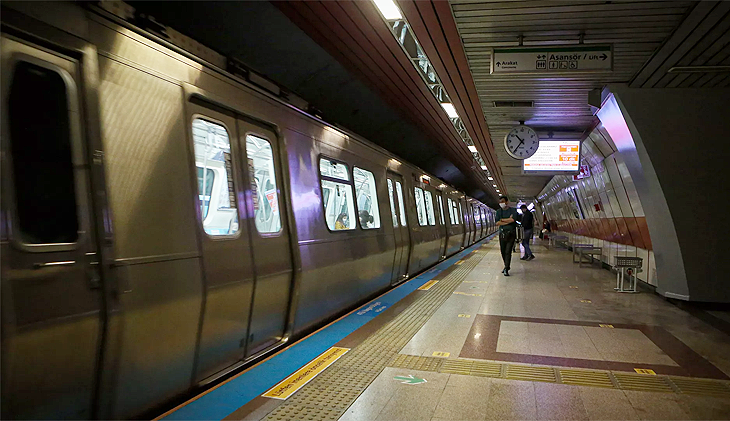 Üsküdar-Samandıra metro hattında yolcusuz 2 metro çarpıştı