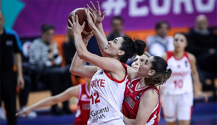 A Milli Kadın Basketbol Takımı’ndan tarihi fark