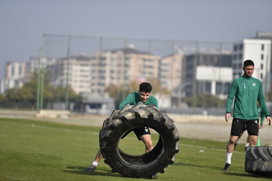 Bursaspor’da ağır antrenman!