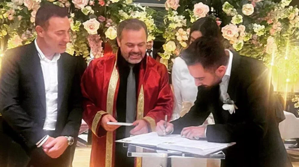 Mustafa Sandal baldızının nikah şahidi oldu