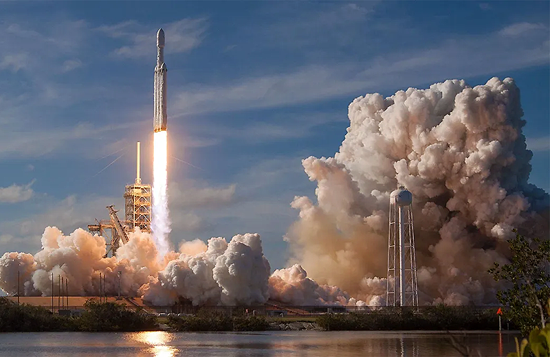 ‘Falcon Heavy’ 2019’dan bu yana ilk kez uzaya fırlatıldı