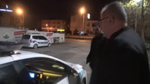 Bursa’da tebessüm ettiren anlar! Çağırdığı kişi de alkollü çıktı
