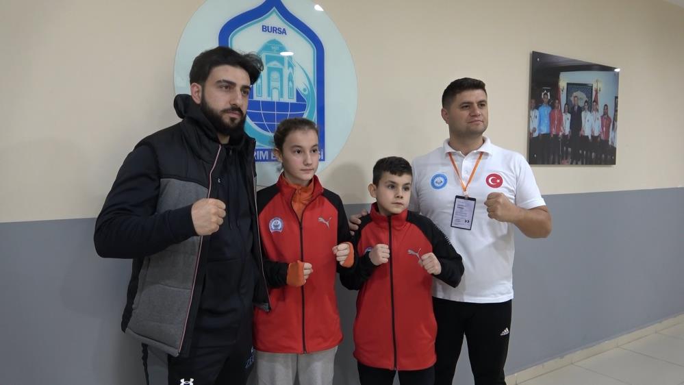 Bursalı ikiz kardeşler Wushu’da dünya birincisi oldu