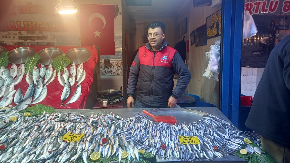 Balıklar fiyatları vatandaşı üzdü