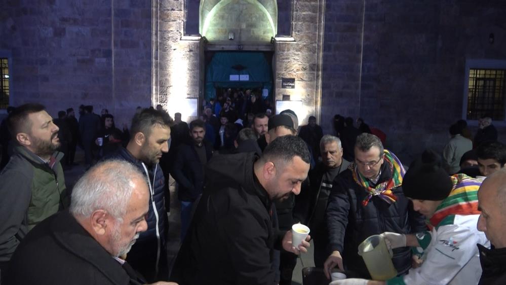 Bursa’da Yörük Türkmen Derneği’nden çorba ikramı