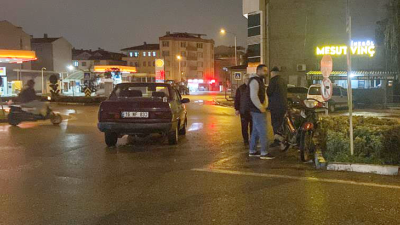 Bursa’da otomobilin motosiklete çarptığı an kamerada