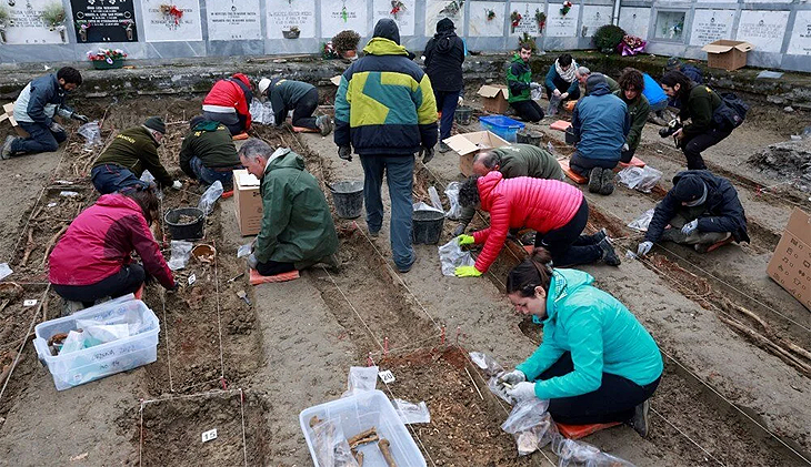 İspanya’da Franco dönemiyle yüzleşme: 53 kişinin mezarı açıldı