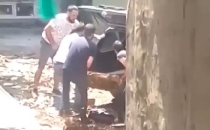 Bursa’da otomobille geldiler, mazgalı çalıp kaçtılar! Bursa’da otomobille geldiler, mazgalı çalıp kaçtılar!