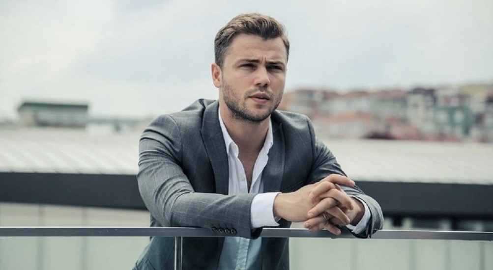 Tolga Sarıtaş’tan flaş karar… Oyunculuğu bıraktı mı?