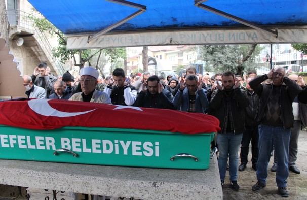 Hülya hemşire 12 yıl savaştığı kansere yenik düştü
