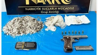 Bursa’da polisten kaçan otomobilde uyuşturucu çıktı