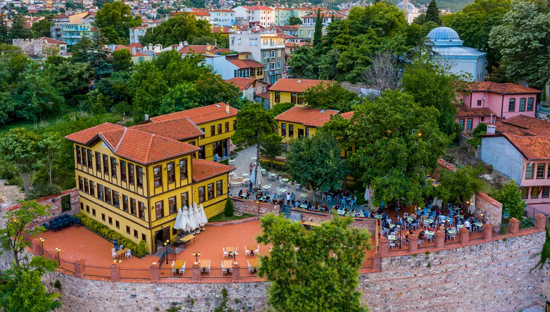 Bursa manzaralı asırlık konak: Sümbüllü Bahçe Konağı