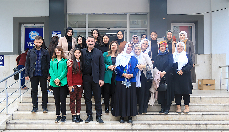 Diyarbakır’da ‘beyaz meles’ rüzgarı… Suna Kepolu Ataman ziyaretlerini sürdürüyor