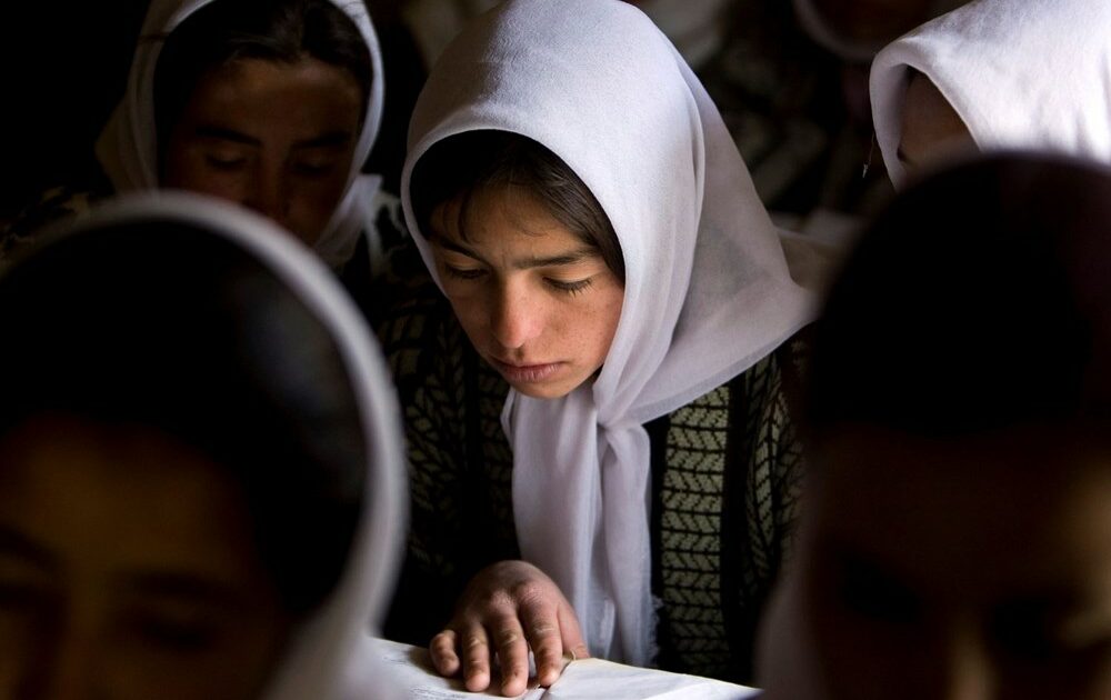 Taliban’dan kadınlara üniversite yasağı
